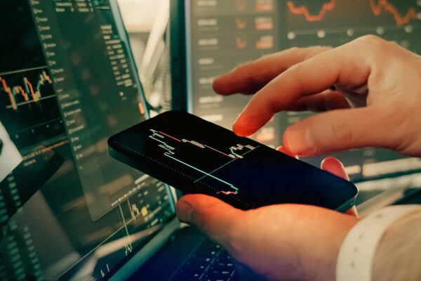 The Best Trading Platforms In The UK And Their Uses In Stocks