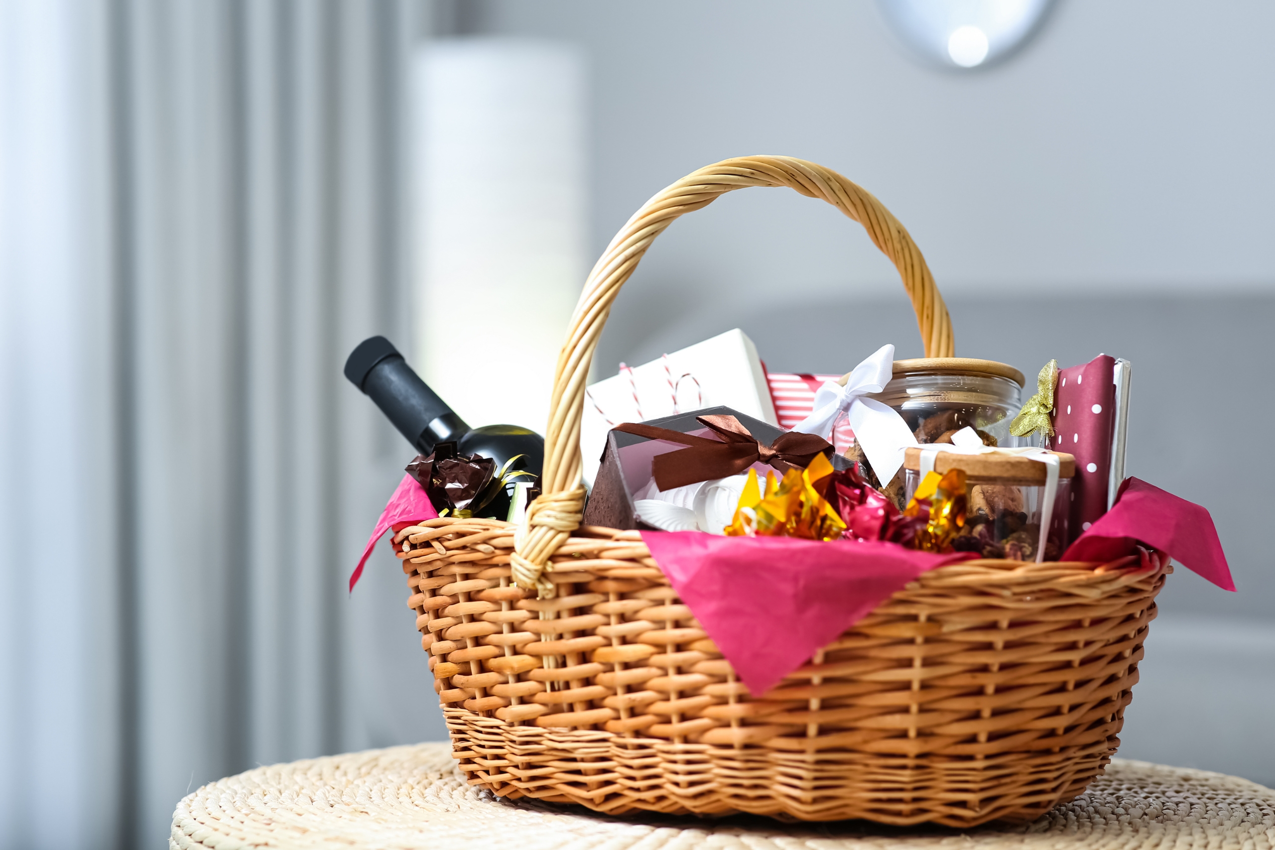 Why Food Gift Hampers Make A Thoughtful Present
